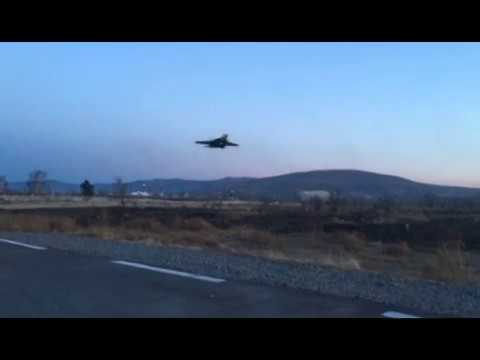 Wyjątkowo niski lot Su-37 doprowadza do katastrofy