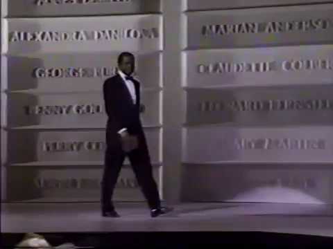 SIDNEY POITIER INTRODUCES HONOREE HARRY BELAFONTE, 1989