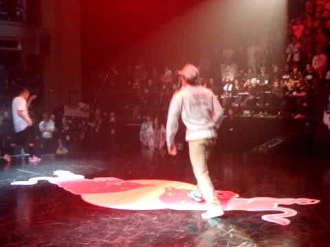 Red Bull BC One 2009 Final Bboy Lilou vs. Bboy Cloud