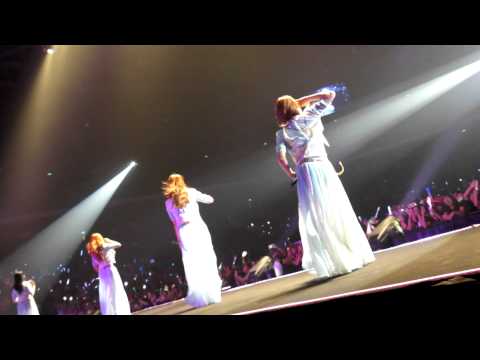 [FANCAM] 120811 Beauty&The beast Live in Macao @ 4 minute 1