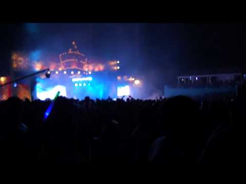 Dance Valley 11 - Steve Angello playing "The Island"