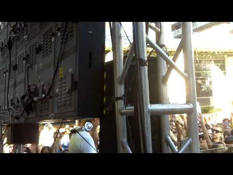 Armin van Buuren - Pressure vs Promises (AvB Mashup) @ Marquee Las Vegas CDW 10 of 17, 10-08-2011 HD