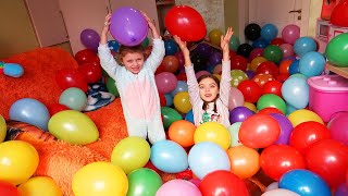 Download lagu Balloon room Children Play and Break Balloons Kids... mp3