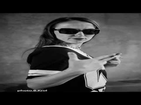 TrueDamus feat. NiKi - Łapy W Górę