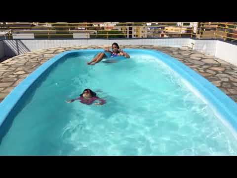 Feriado na piscina