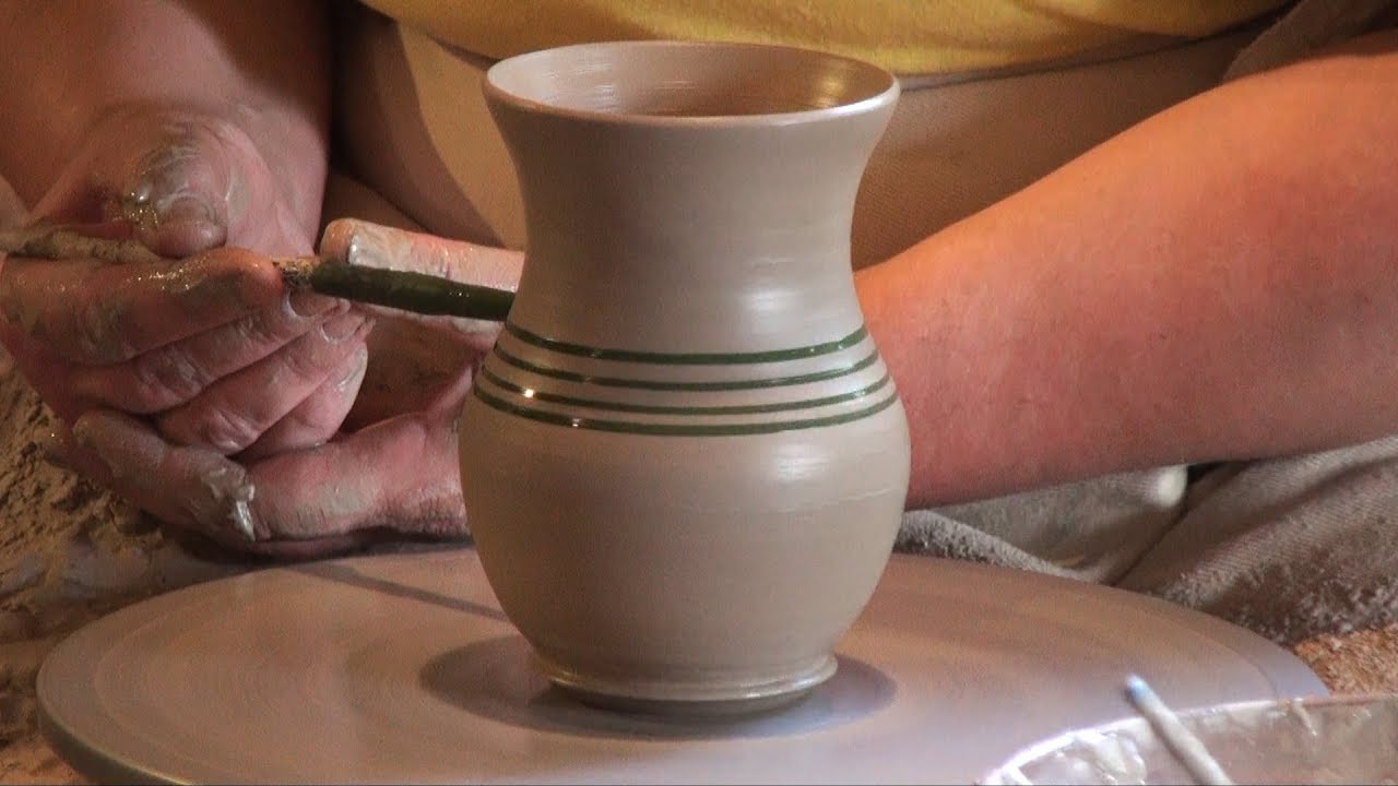 Pokaz garncarstwa - jak wykonać garnek z gliny
