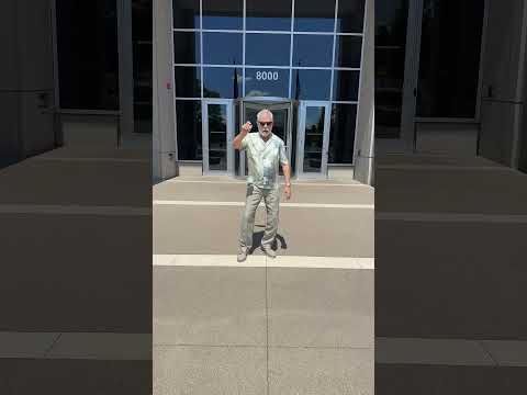 Great way to start a new week! Happy Monday! Keep on dancing!