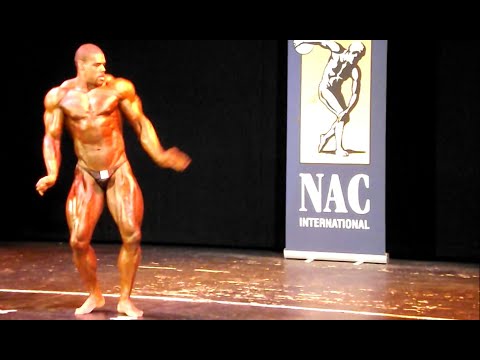 Body Popping Bodybuilder