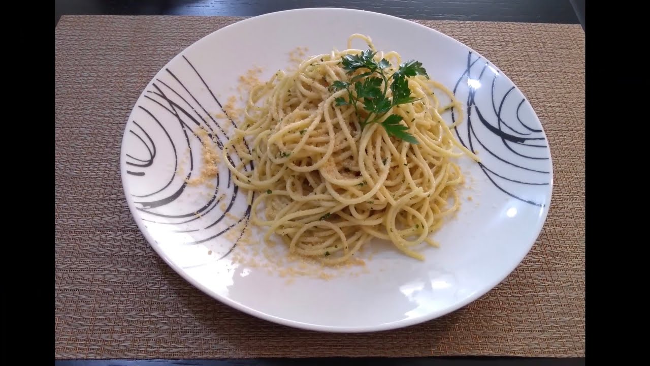 Watch Receta de SPAGUETTI CON AJO Y PEREJIL (delicioso y sencillo de preparar) Now Receta de SPAGUETTI CON AJO Y PEREJIL (delicioso y sencillo de preparar)