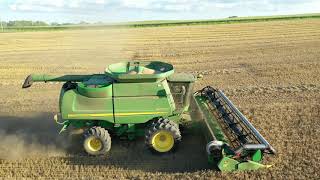 John Deere 9670 STS Combining Wheat 2020