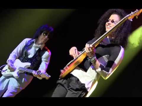 RHONDA SMITH EXPLOSIVE BASS SOLO, JEFF BECK BAND, UTRECHT, MAY 25TH, 2014