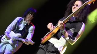 RHONDA SMITH EXPLOSIVE BASS SOLO, JEFF BECK BAND, UTRECHT, MAY 25TH, 2014