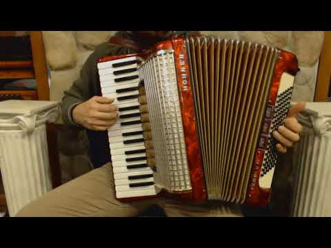 2817 - Red Gold Hohner Verdi II M Piano Accordion LMM 37 96 $1195