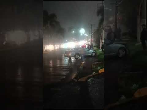 Choque en Blvd Córdoba - Fortin a la altura del Arco de Shangri La en Córdoba