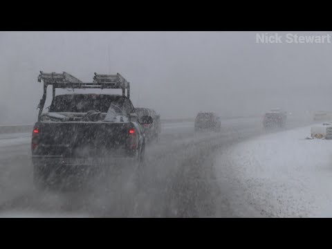 Heavy early season snow in Cedar Rapids, IA!