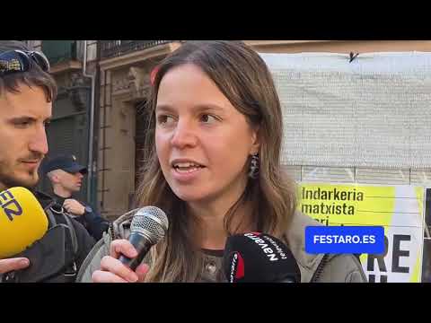 Concentración en Pamplona contra el crimen en Sarriguren : 