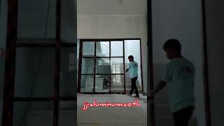 บานเลื่อนสลับรางบน