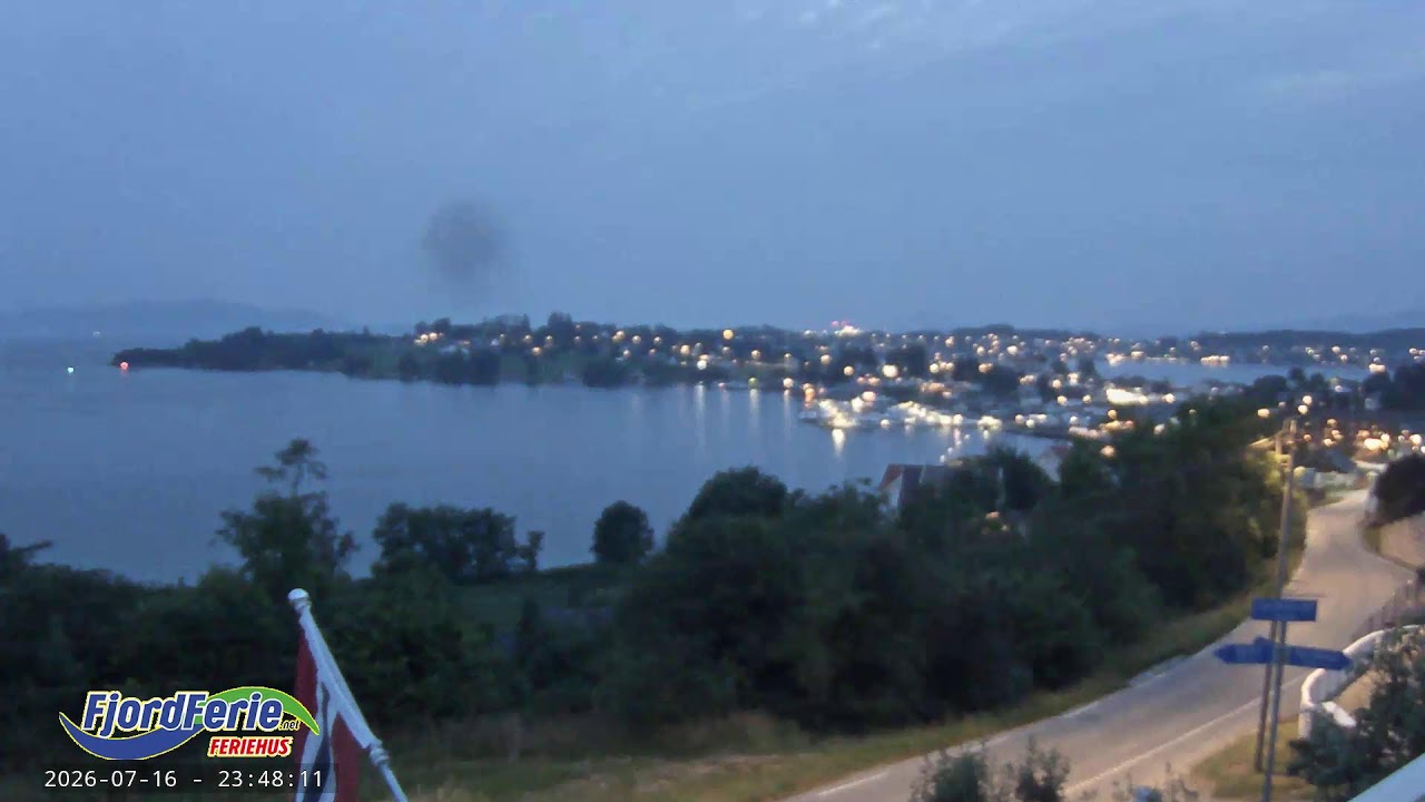 Live webcam view of Fiordo y Puerto de Sæbøvik