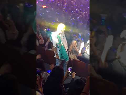 HELLO/YEOBOSEYO - When Winner went up to 2nd floor at WWIC2018 180617