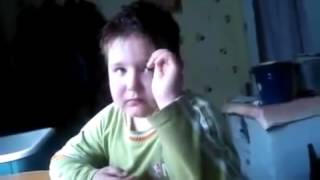 Ласточка с весною в сени к нам летит
