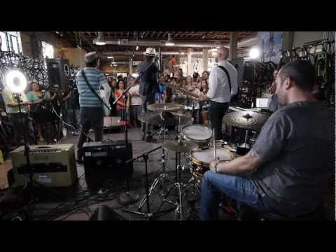 Jovanotti - Piove (Live on KEXP)