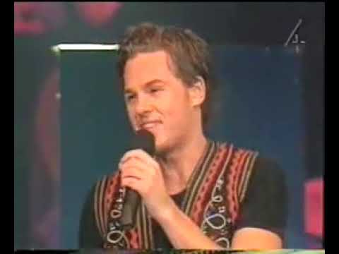 Peter Jöback sjunger En Helt Ny Värld på scen