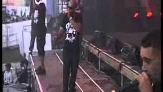 Der Teufel ist ein Mann in eim Haus das Weiss Is !