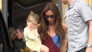 Victoria Beckham Takes Her Kids Out To Eat