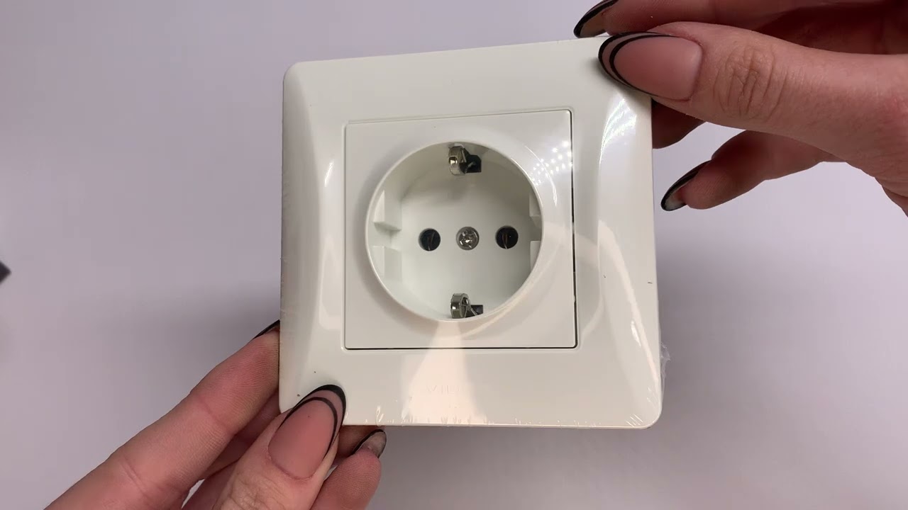 Розетка одинарная с/з VIDEX BINERA белая (VF-BNSK1G-W)