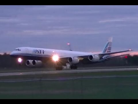 Douglas DC-8 - Landing