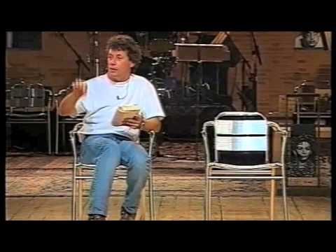 Alessandro Baricco spiega e legge "La cognizione del dolore" di C.E.Gadda.