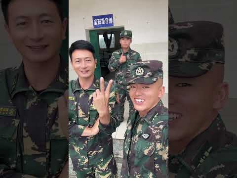&ldquo;笑一笑，十年少，我们要开心并且快乐着！哈哈&rdquo;#教官