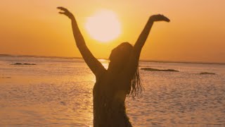 Download lagu Valentina Ploy - Warm mp3 Download lagu Valentina Ploy - Warm mp3