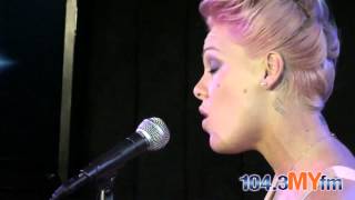 Pink - Perfect (Acoustic)