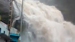 preview picture of video 'Kuttalam Water falls video....'