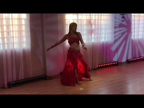 Giselle Bellas - Festa Estúdio Mahaila El Helwa - 1ª entrada