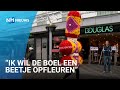 Eenmansbloemencorso Teun showt zijn bloemenkunstwerk