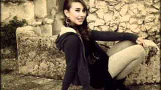 Nuda e cruda Music Video