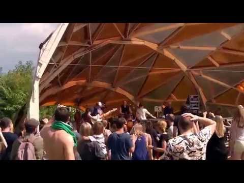 Kalabrese & Rumpelorchestra feat. Sarah Palin