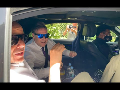 Carlos Latre y Àngel Llàcer en su llegada a la boda de Chenoa