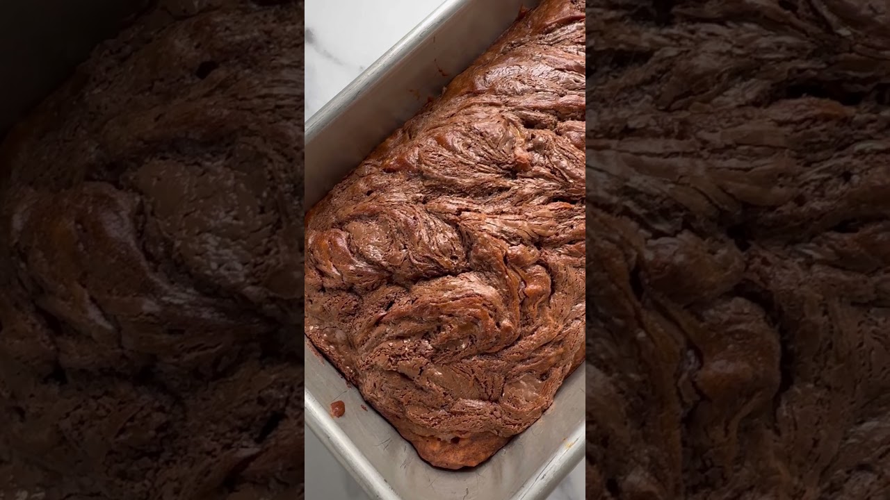 Nutella banana bread hack! 🍌🍫 #bananabread #baking #nutella #hack #easyrecipe #dessert