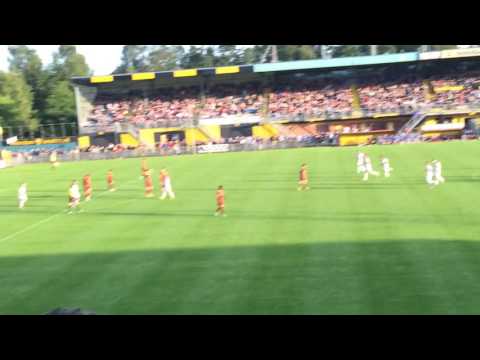 Hoesen scoort aan de Langeleegte