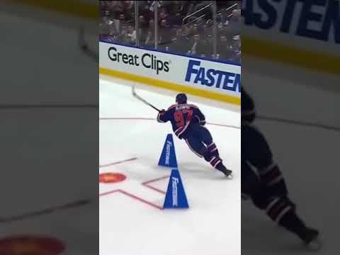 Connor McDavid 2024 FASTEST SKATER!🤯⛸️#shorts#nhkskillscopetition #nhlskills2024 #fastestskater #nhl