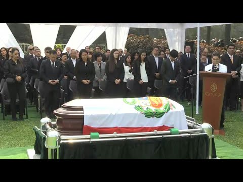 Coffin of Peru's ex-president Alberto Fujimori arrives at cemetery | AFP