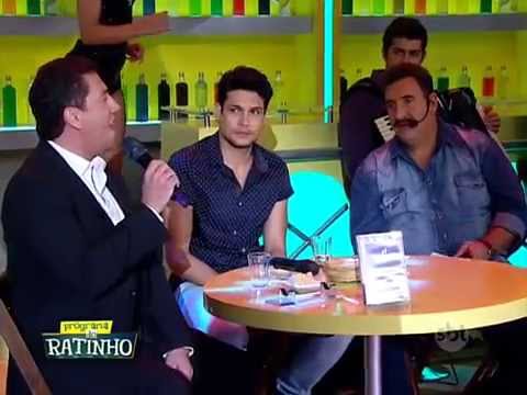 Altemar Dutra Jr canta Brigas no Boteco do Ratinho no SBT