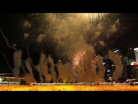 Singapore Marina Bay New Year's Eve Countdown 2016 Fireworks 1of2 [HD]