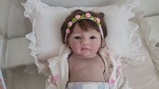 Essa linda bebê  De silicone é um lançamento Já vai pra casa da mamãe.