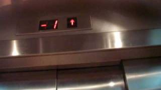 preview picture of video 'Schindler elevator with touch sensitive buttons at Ramat Aviv Mall(The elevator near the fountain)'