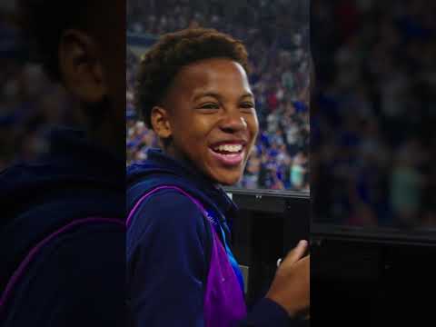 Ouédraogos Bruder Riyad reactet am Spielfeldrand | FC Schalke 04