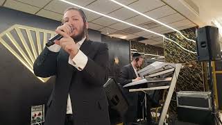 ביצוע נדיר של הזמר סנדי דינקל בליווי הקלידן יוסי אייזן
